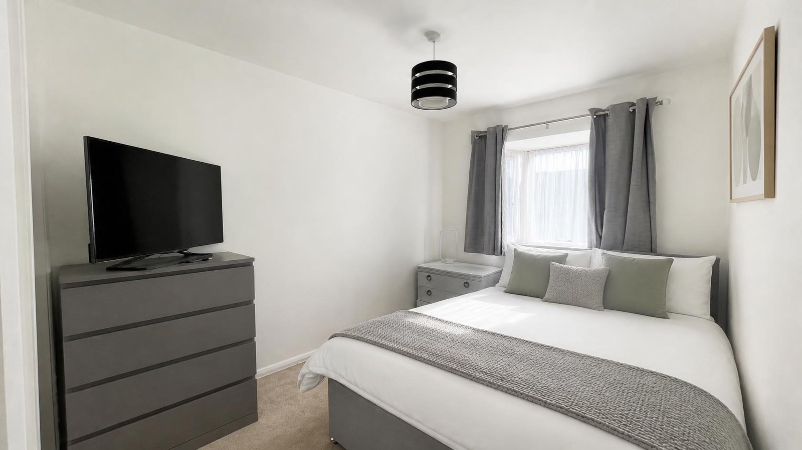 Double Bedroom at the 3-Bed House, Greenwood Avenue